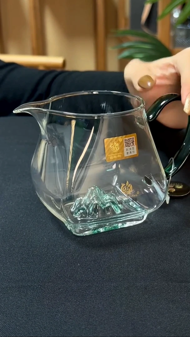 墨绿色高硼硅玻璃公杯