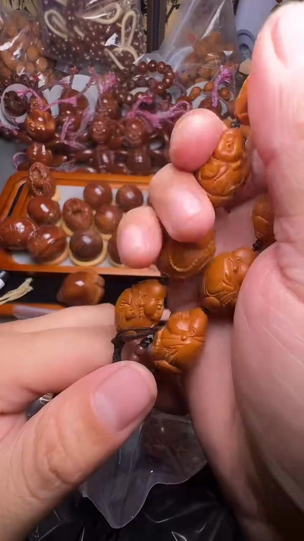 手串橄榄核弥勒一串