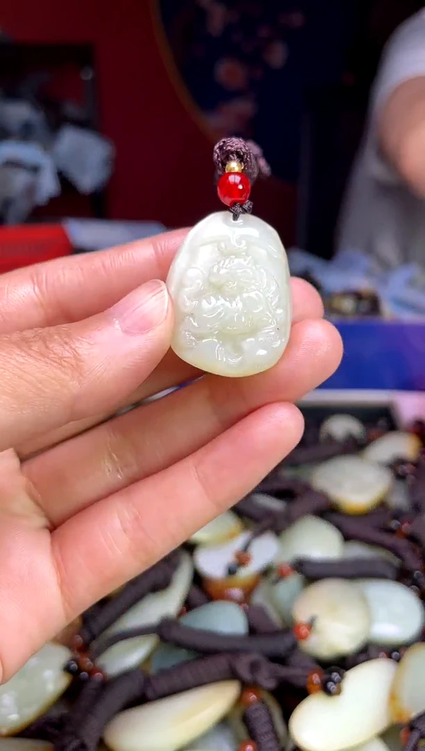 和田玉未镶嵌颈饰1