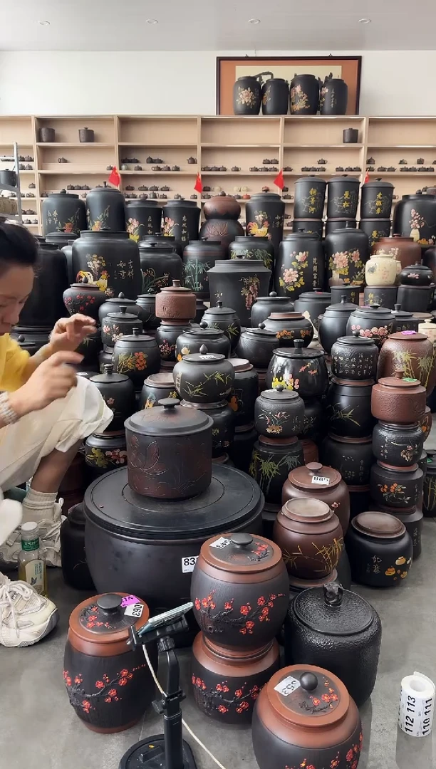 罐瑕疵茶叶罐 小五饼鼓盖荷花  075