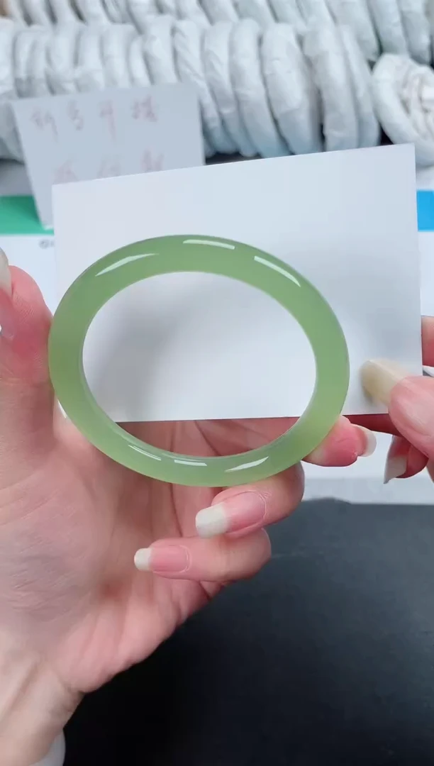 【闪购商品】石英质玉手镯未镶嵌241-57