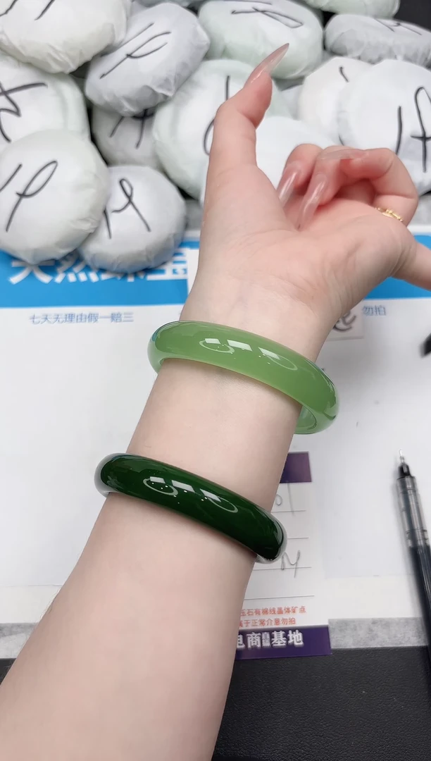 未镶嵌手镯石英质玉161-64