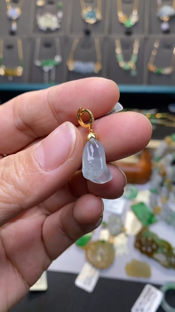 颈饰18K金镶嵌翡翠39298