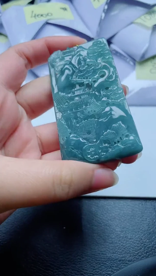 翡翠未镶嵌颈饰