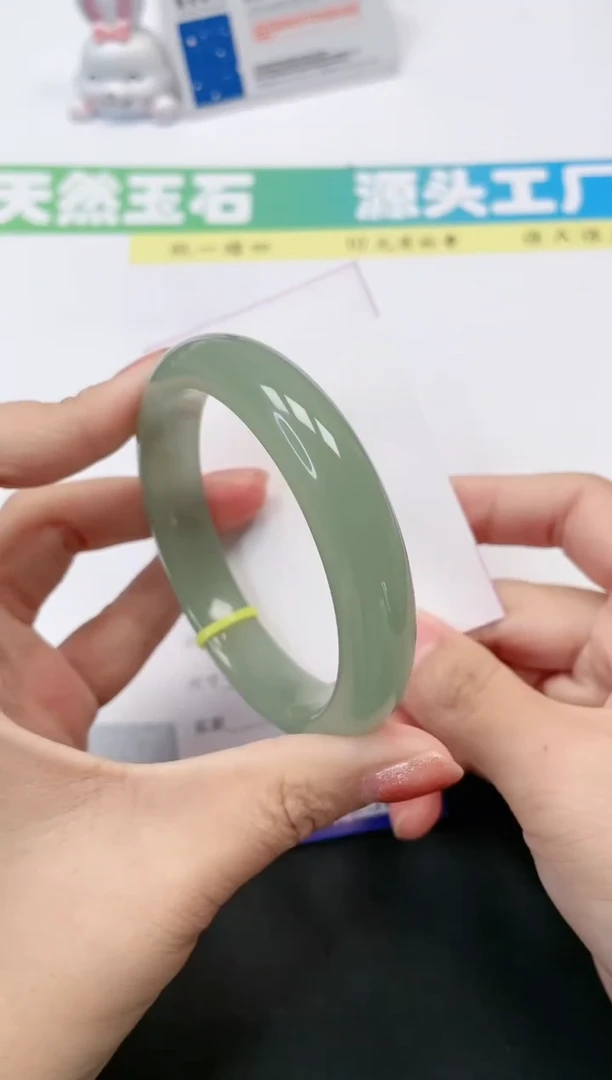 【闪购商品】石英质玉手镯未镶嵌92-63