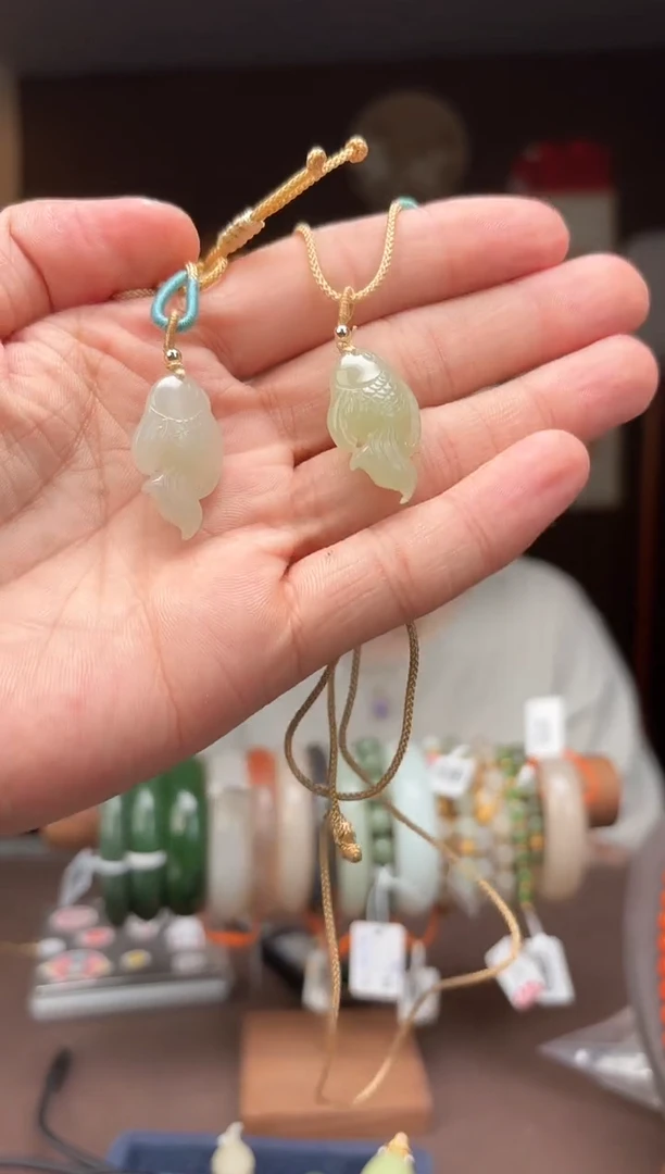【闪购商品】和田玉AB117年年有余多样性发其一未镶嵌-