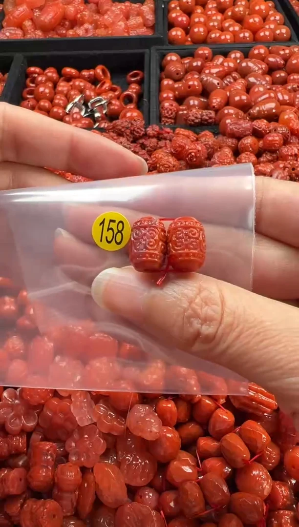 颈饰未镶嵌南红玛瑙1