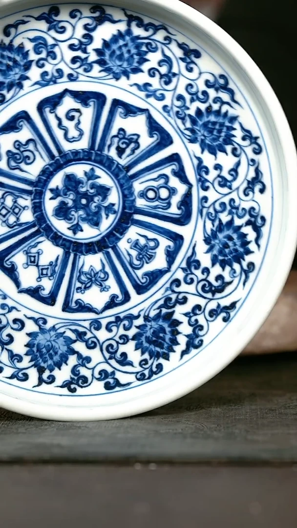 手绘手绘高温现代瓷  气  缠枝莲多宝纹直边壶承 18cm