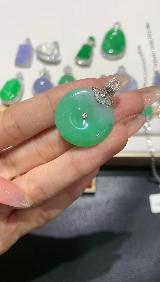 【闪购商品】翡翠吊坠(不含链)18K金镶嵌团购3
