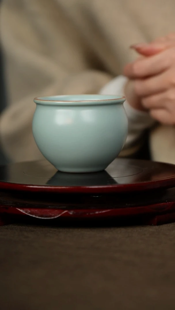 微微瑕 鸡缸杯 无底款