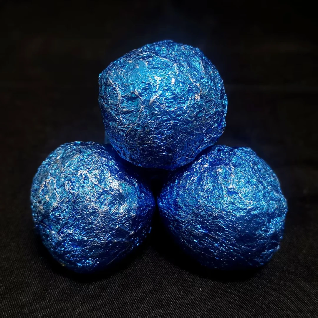 【精】2015年薄荷塘300年古树龙珠8克/粒（生茶）天蓝色锡箔