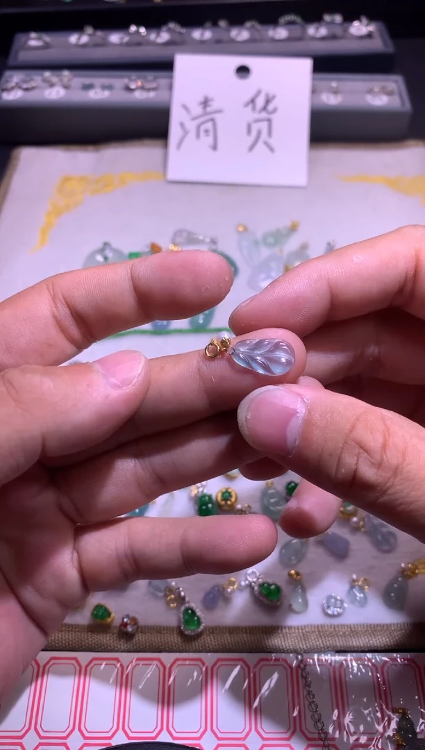 翡翠18K金镶嵌吊坠(不含链)11111111