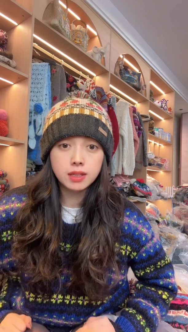 羊毛美丽如樱桃翻边帽