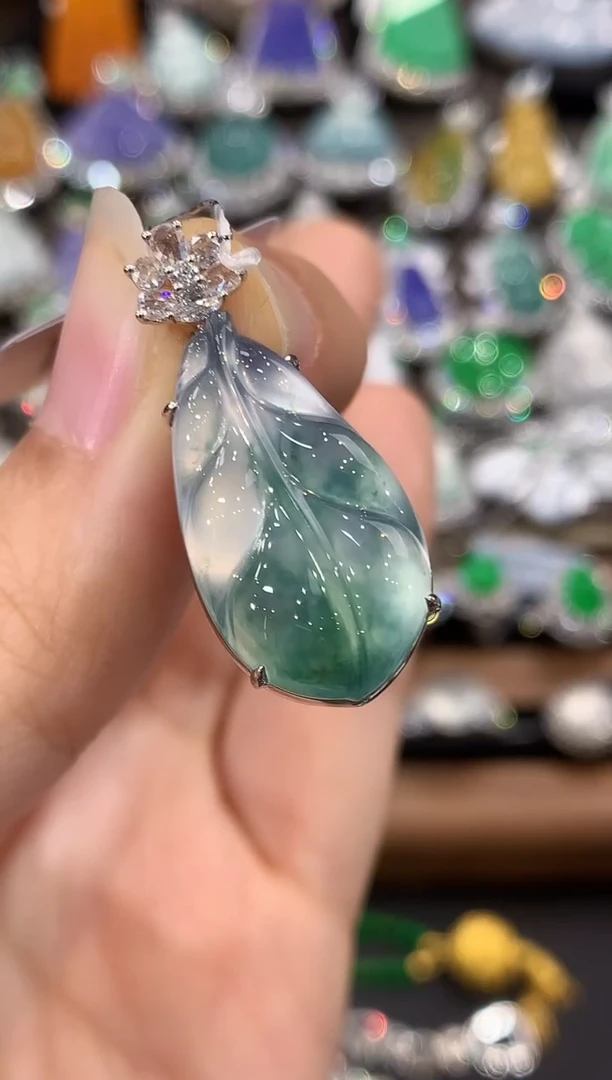 吊坠(不含链)18K金镶嵌翡翠C108