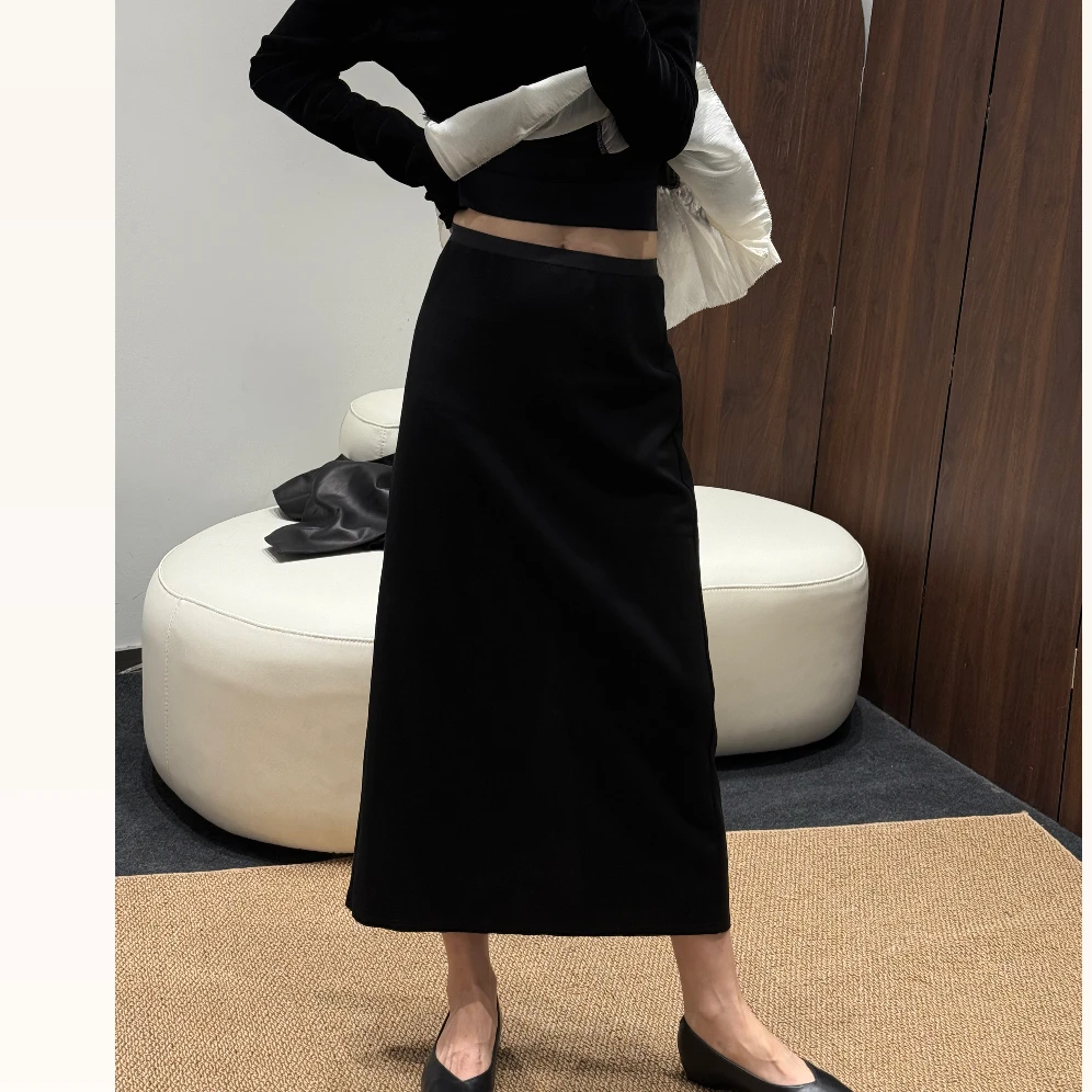 【雪儿姐姐裙子】后开叉秋冬新款显瘦针织裙黑色气质百搭半身裙女