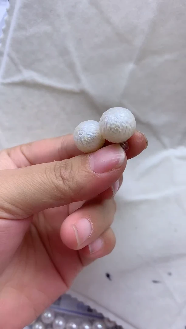 【闪购商品】银S925镶嵌淡水珍珠耳钉多发其一