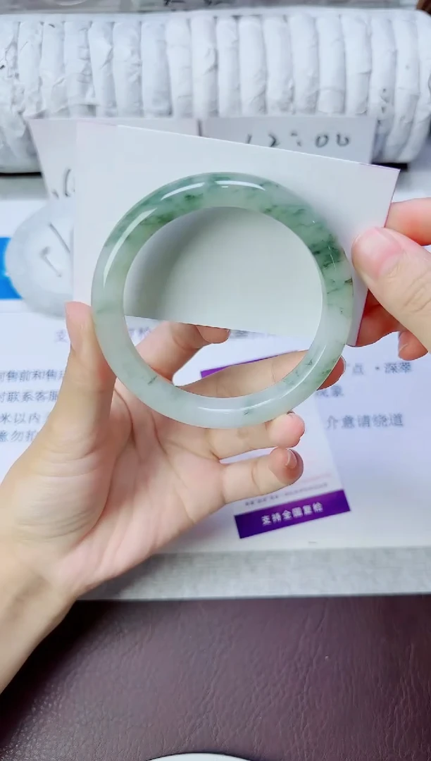 石英质玉手镯未镶嵌145/60