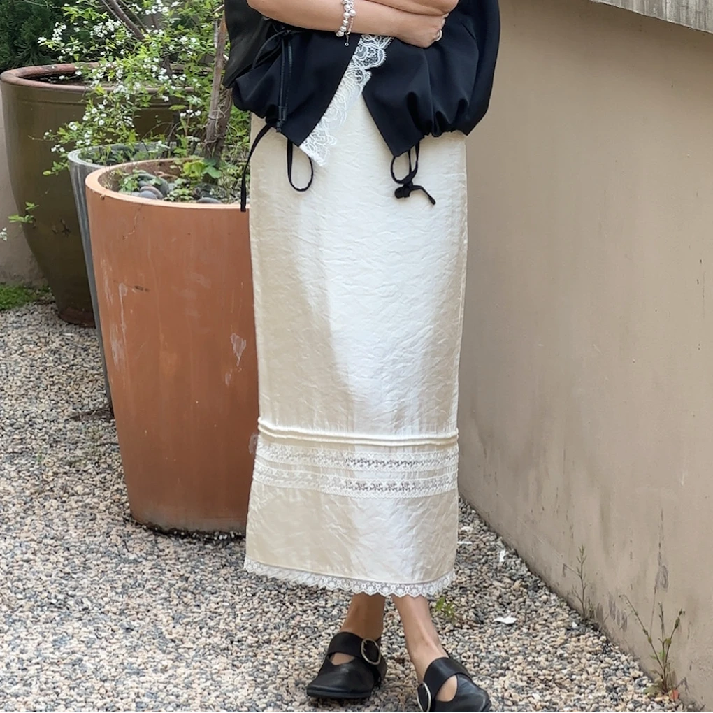 LYXZ x 大小与【花漾裙】春季新款显瘦后开叉拼蕾丝花朵半裙74251