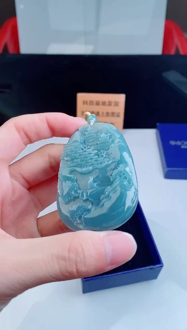 颈饰未镶嵌翡翠