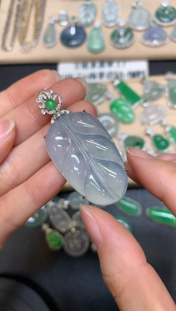 【闪购商品】翡翠颈饰18K金镶嵌树叶【无服务费