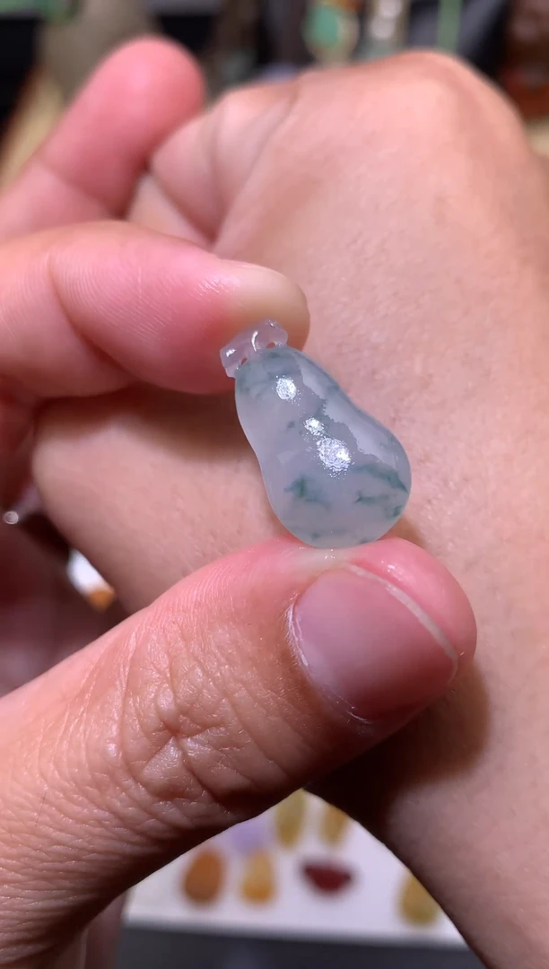 定制翡翠未镶嵌飘色葫芦150+15