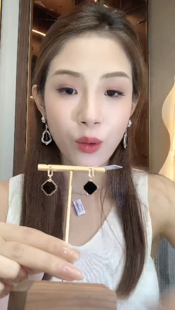 翡翠18K金镶嵌耳饰D4翡翠