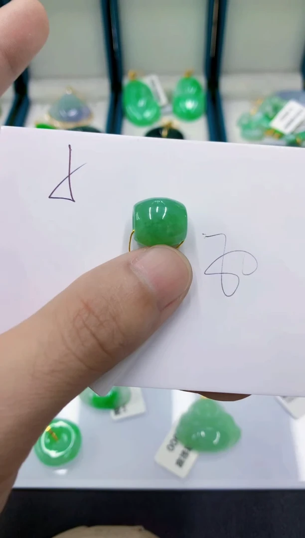 颈饰未镶嵌翡翠翡翠