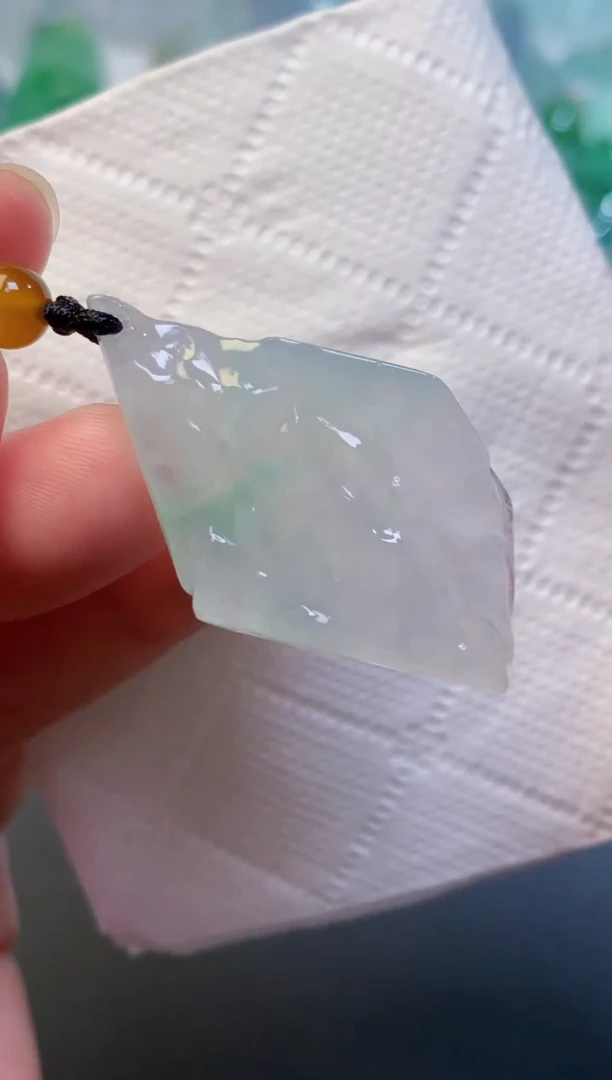 颈饰未镶嵌翡翠