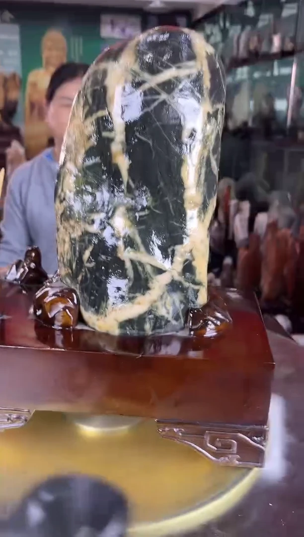 缅甸天然缅绿摆件