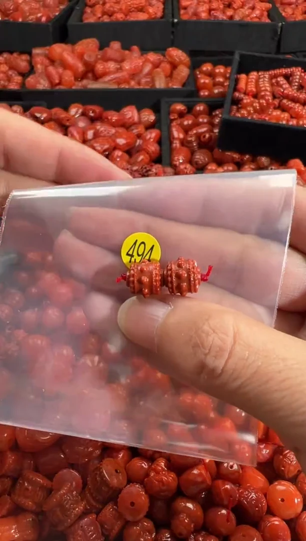 颈饰未镶嵌南红玛瑙1