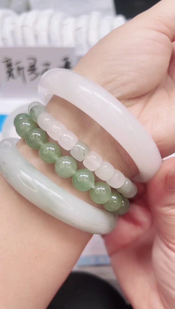 未镶嵌手镯石英质玉175-64