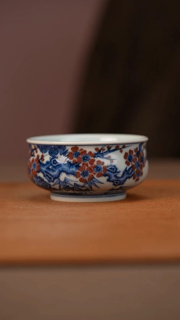 又见春风青花釉里红松竹梅矮炉式杯
