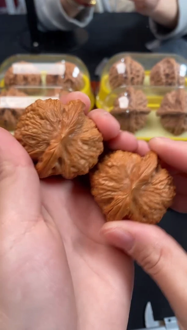 把件文玩核桃血麒麟40尺A868