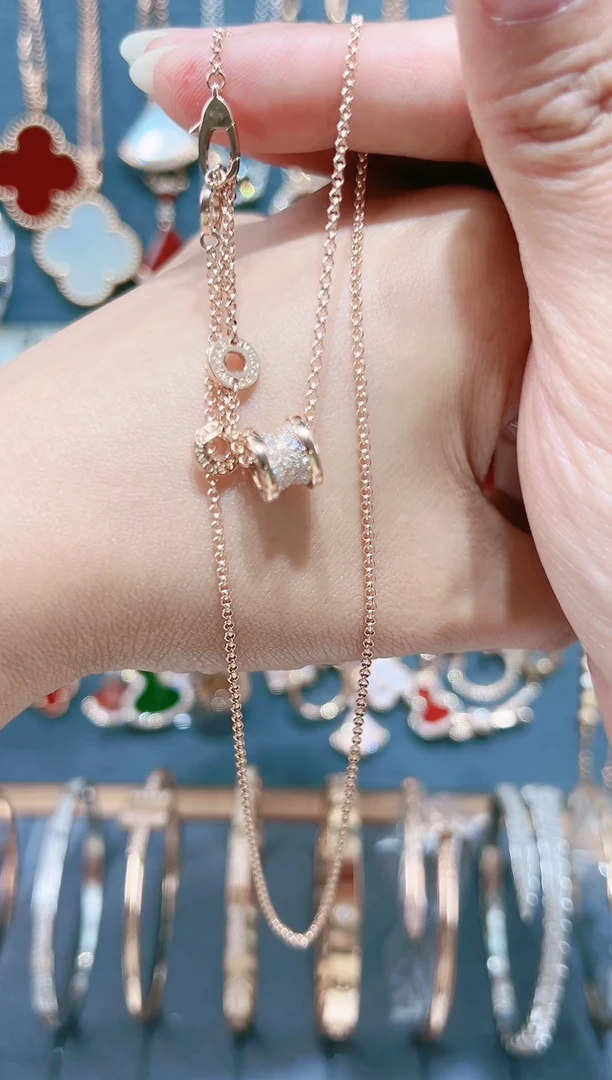 项链18K金镶嵌钻石小号小蛮腰钻石项链（多样性发其一）