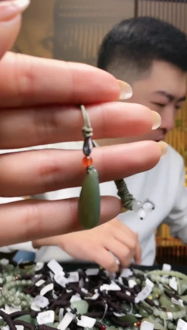 【闪购商品】和田玉颈饰未镶嵌多样性发货，拍一发一