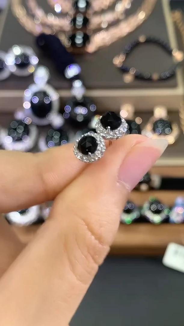 18K金镶嵌翡翠耳饰C29