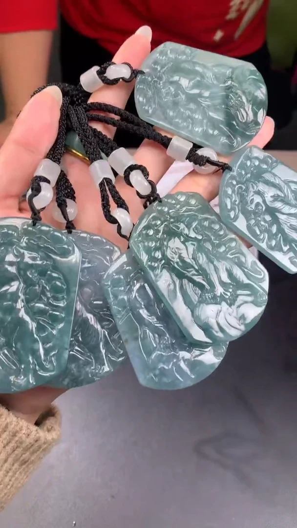 【闪购商品】定制翡翠未镶嵌不退不换多样性随机发CMH1件-A