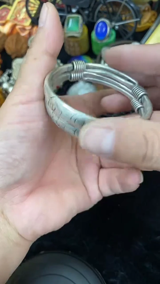 福利手镯一对主播推荐：一物一拍，讲解为准。