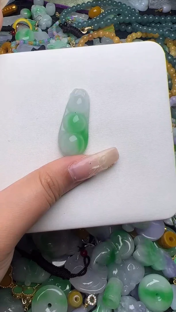 翡翠未镶嵌颈饰天然缅甸翡翠吊坠