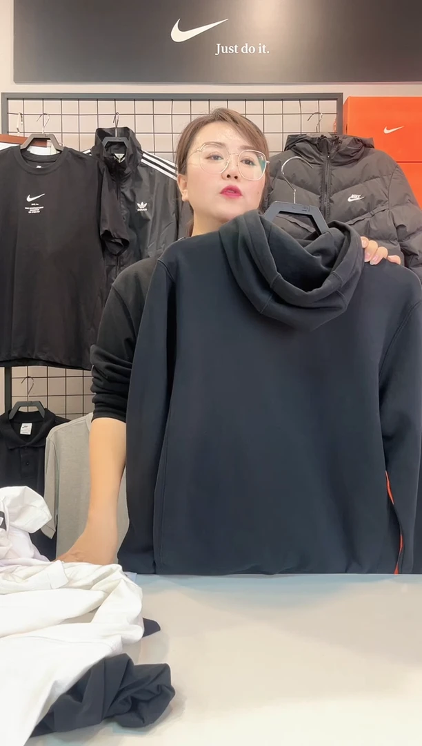 2649 外套黑色  M码120斤-140斤 不退换