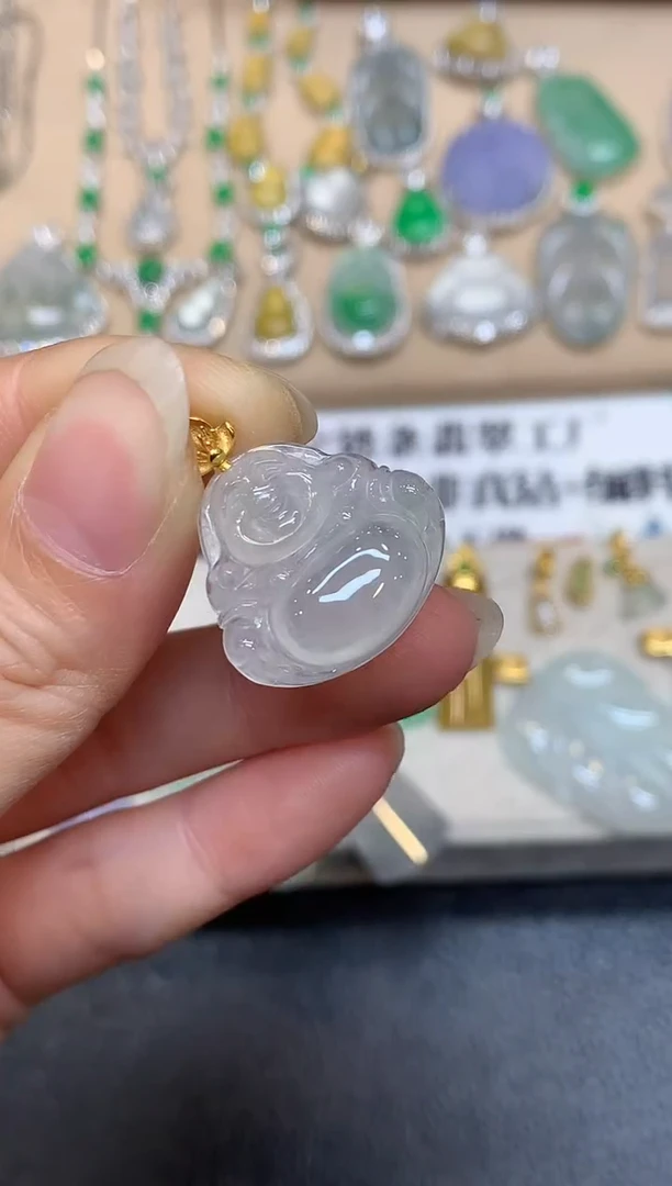 颈饰18K金镶嵌翡翠佛公【无服务费