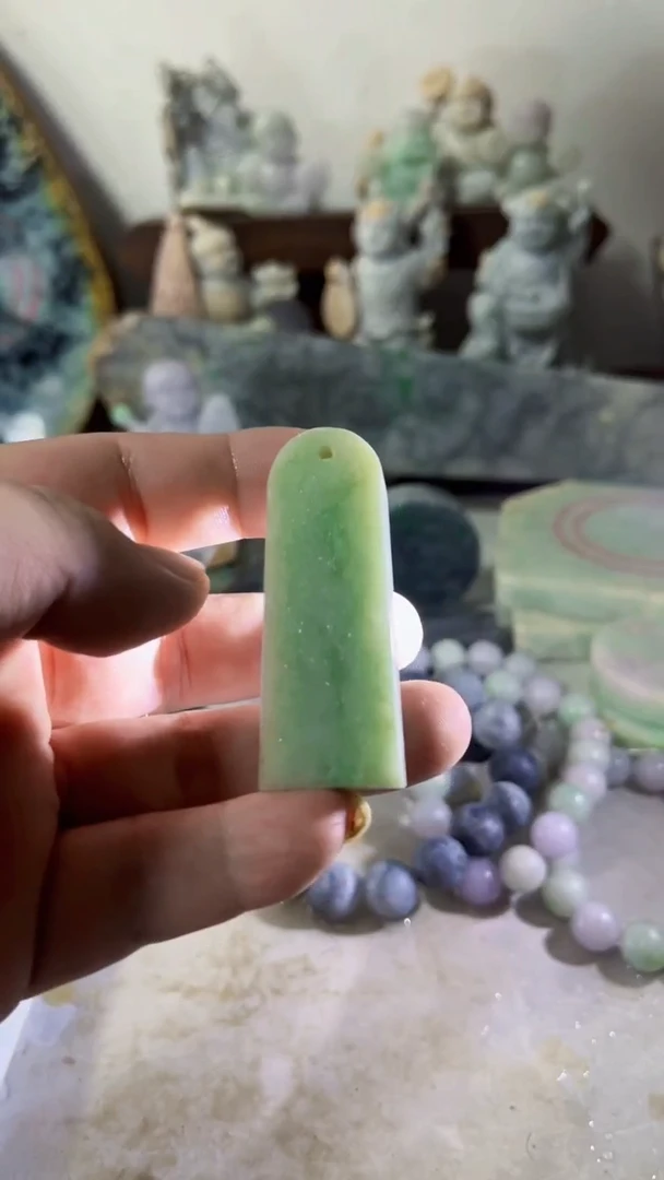 【闪购商品】翡翠吊坠(不含链)未镶嵌A127