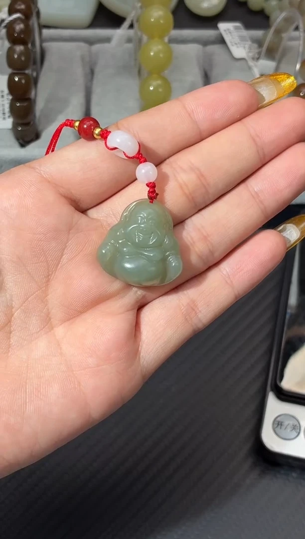 颈饰未镶嵌和田玉樊**悠佛公吊坠微色差