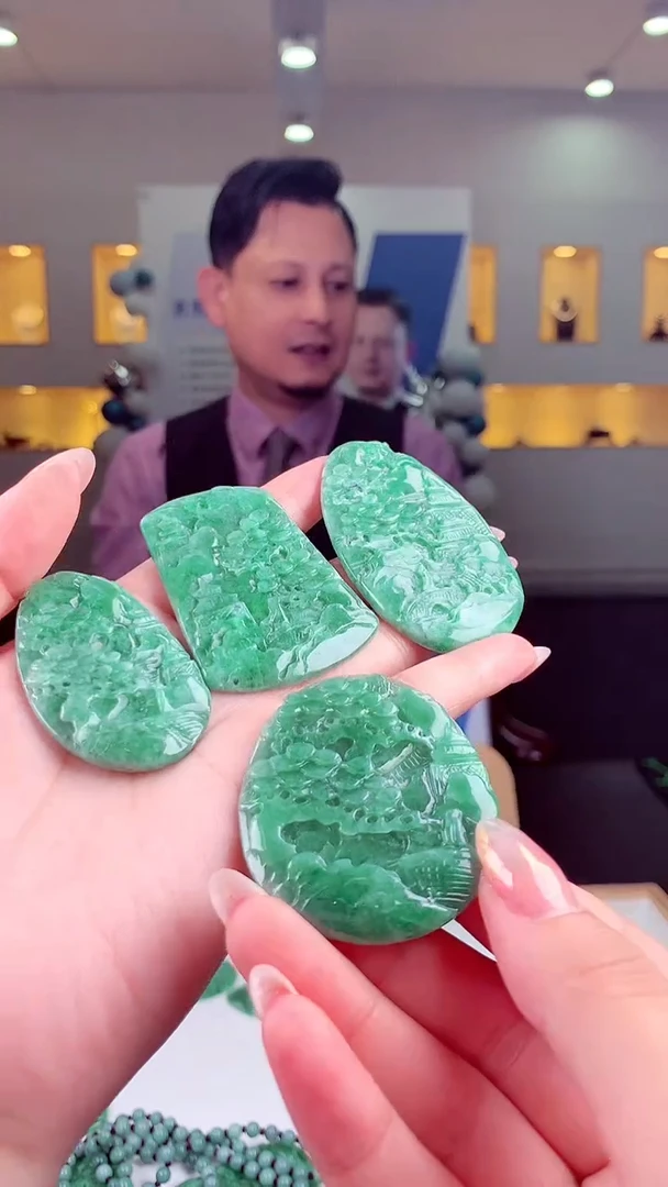 翡翠未镶嵌颈饰天然翡翠（多样性发其一）