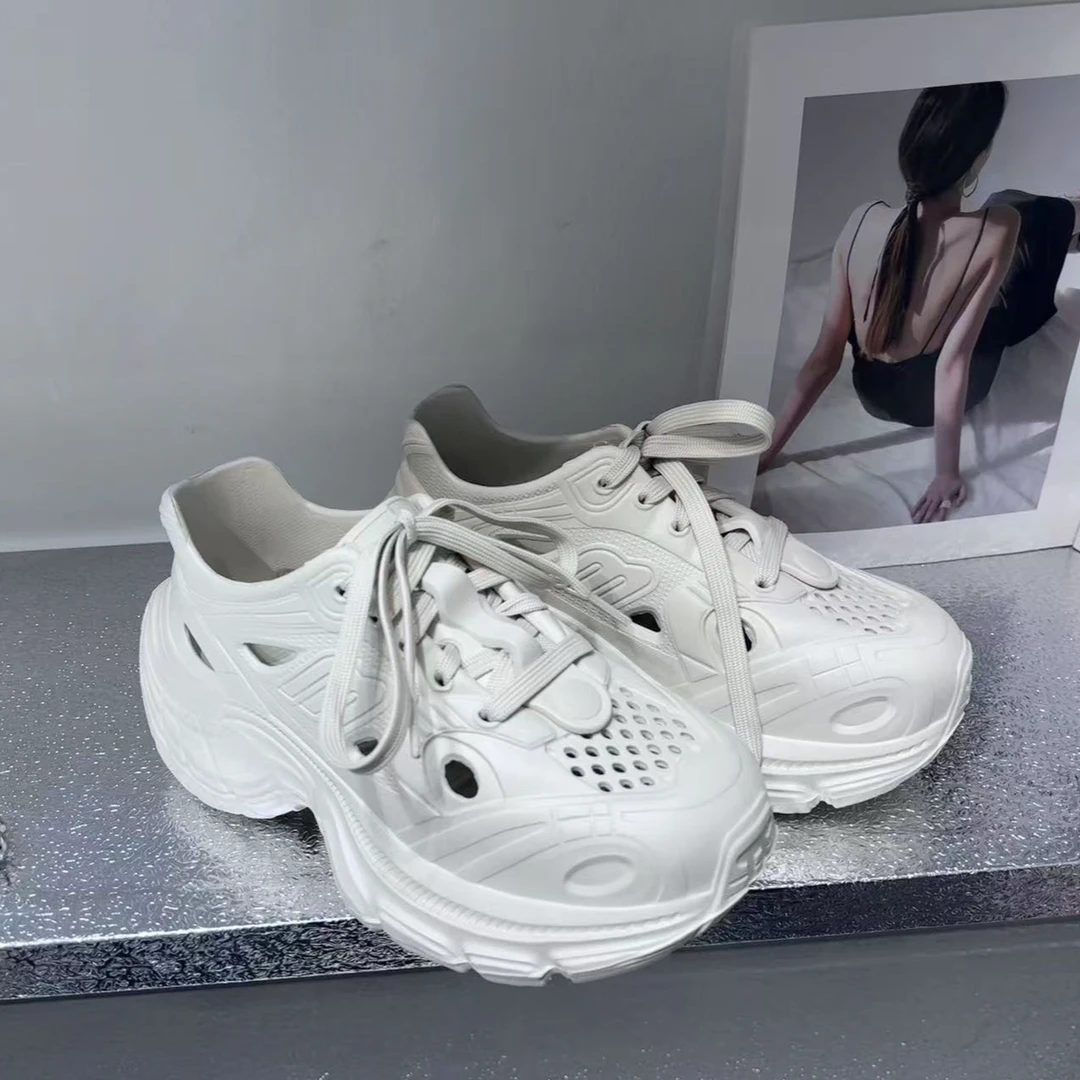 超轻厚底防滑洞洞凉鞋女v2025夏新款外穿韩版百搭休闲沙滩老爹鞋