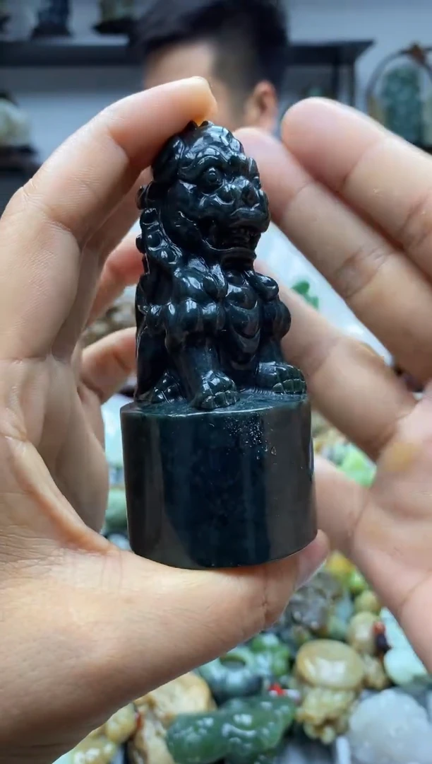 未镶嵌和田玉摆件1