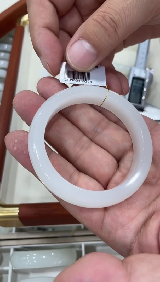 未镶嵌手镯和田玉56圈口 6228