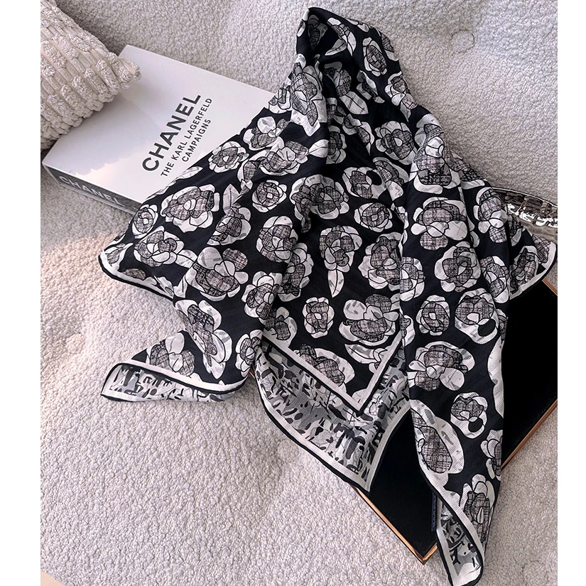 「水墨山茶」90cm22姆二经萝孔纱丝巾高端系列桑蚕丝真丝方巾