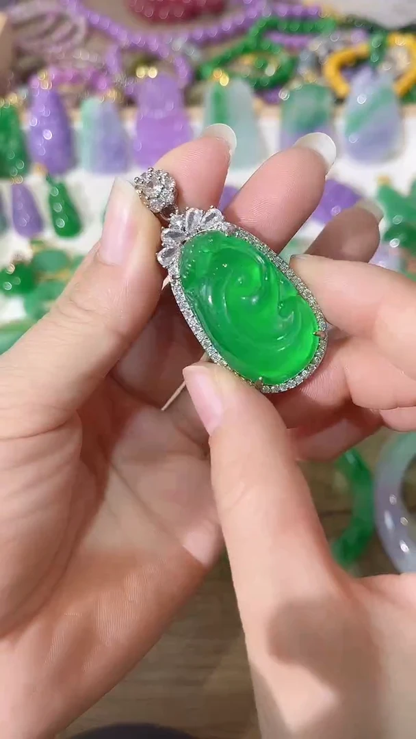 无非金属冰绿如意镶嵌