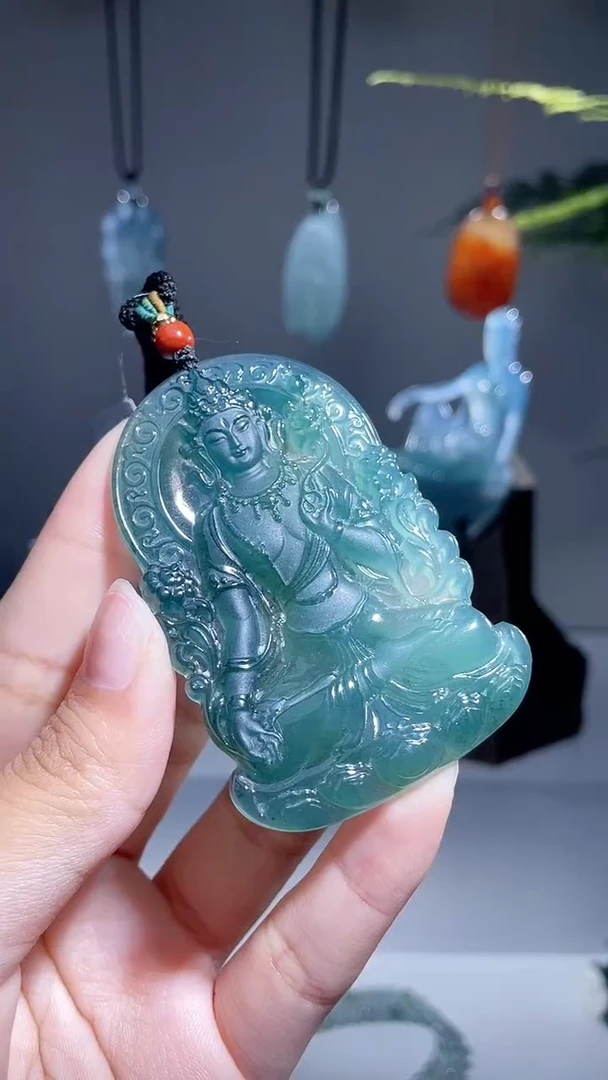 颈饰未镶嵌翡翠度母